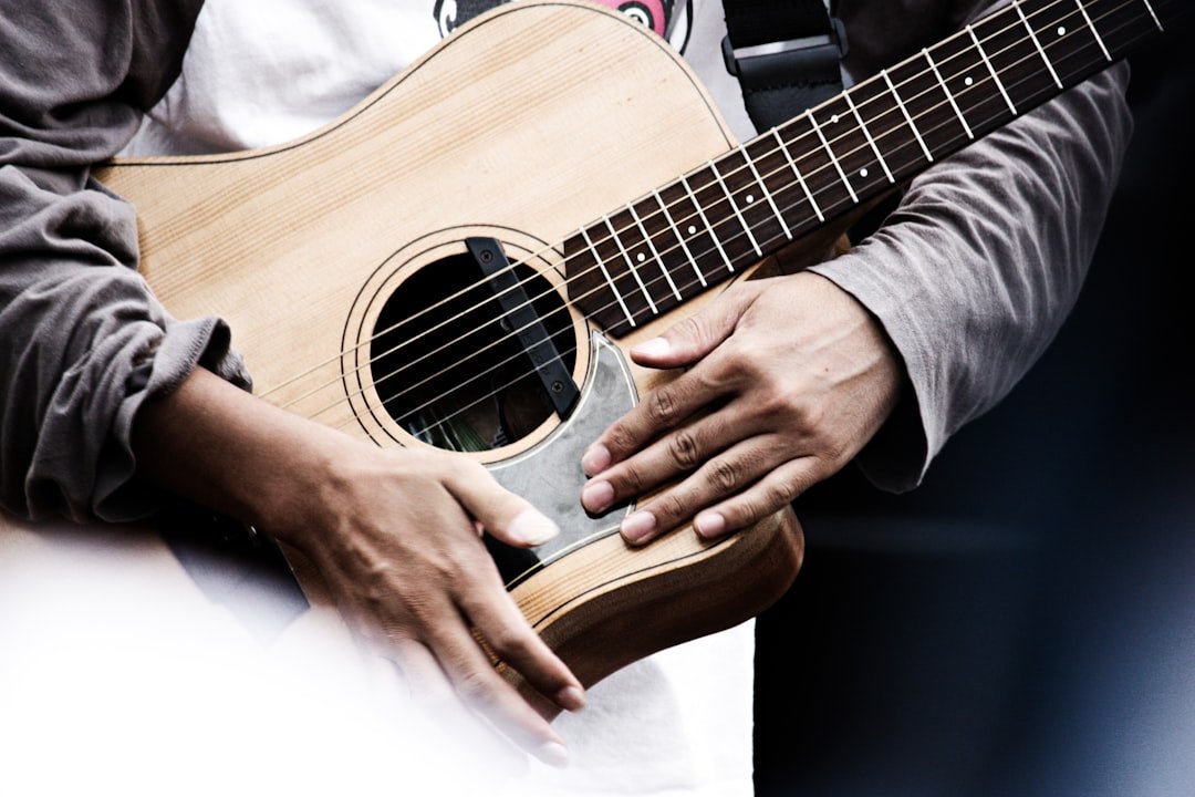 Pickup pour guitare acoustique dans un trou de son
