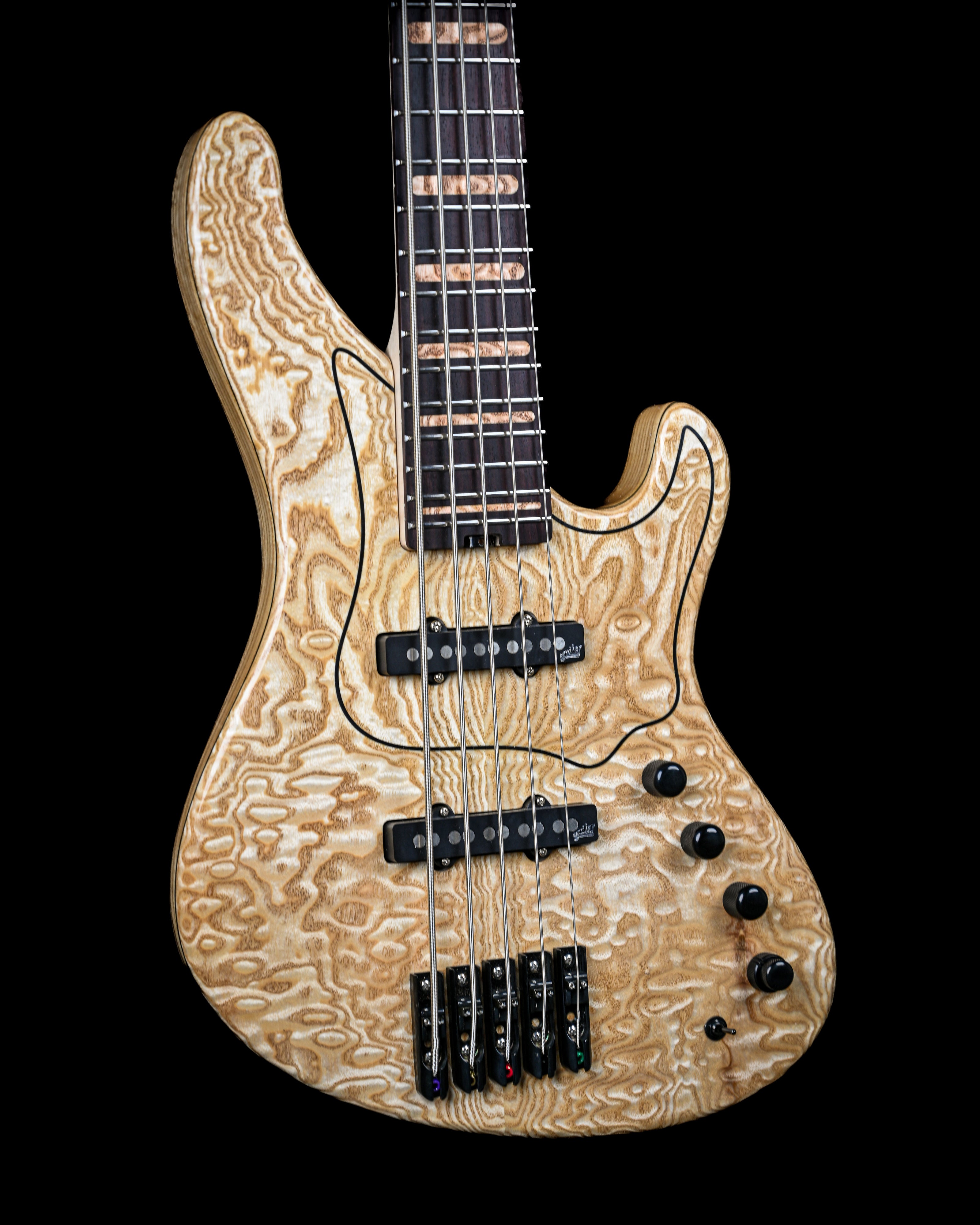 Marē 5 - Masterbuilt by Belforti, custom high end boutique bass guitar with premium tonewoods and bespoke hardware
