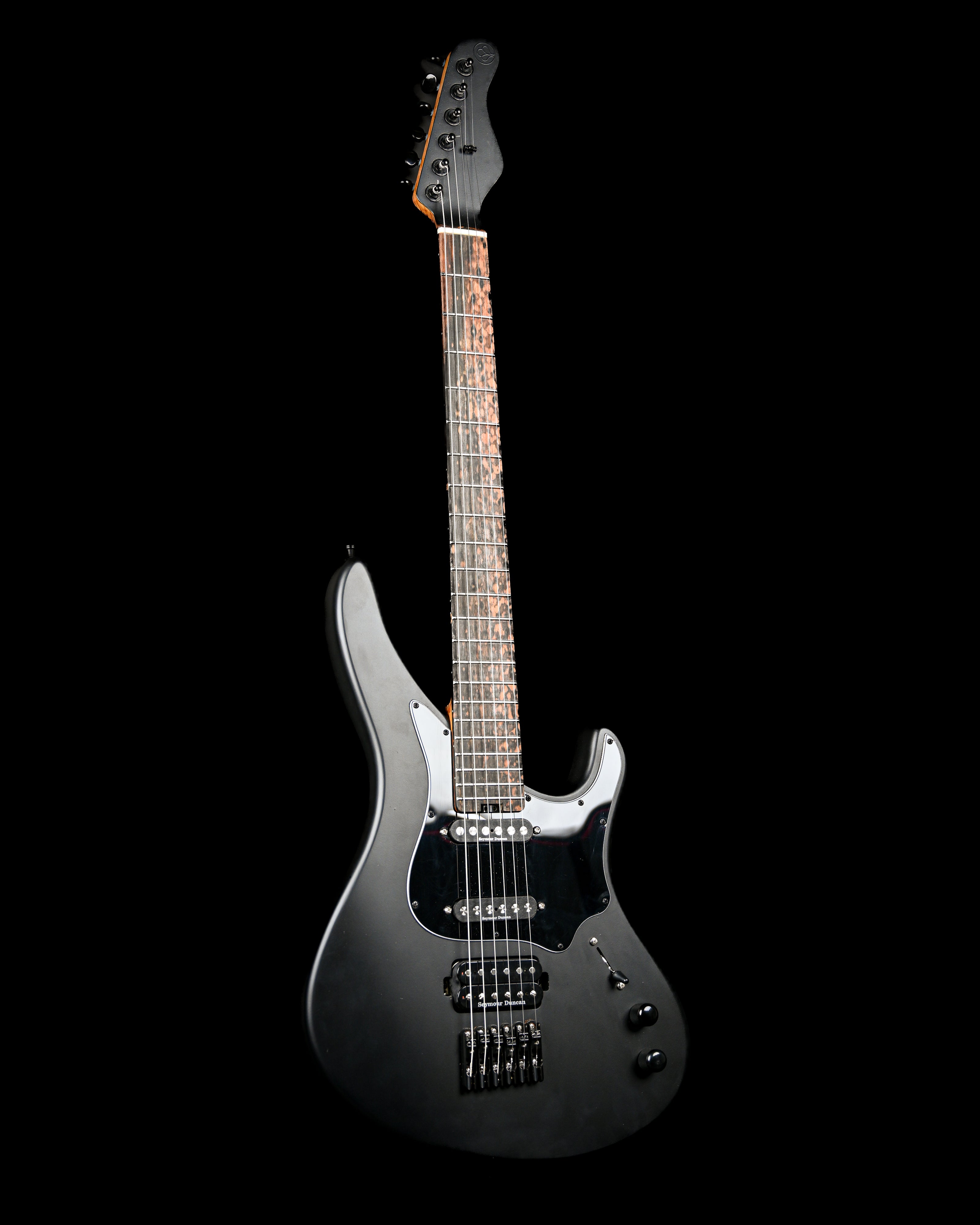 Belforti Sarā 6 - Essential boutique electric guitar, custom high-end design in black finish.