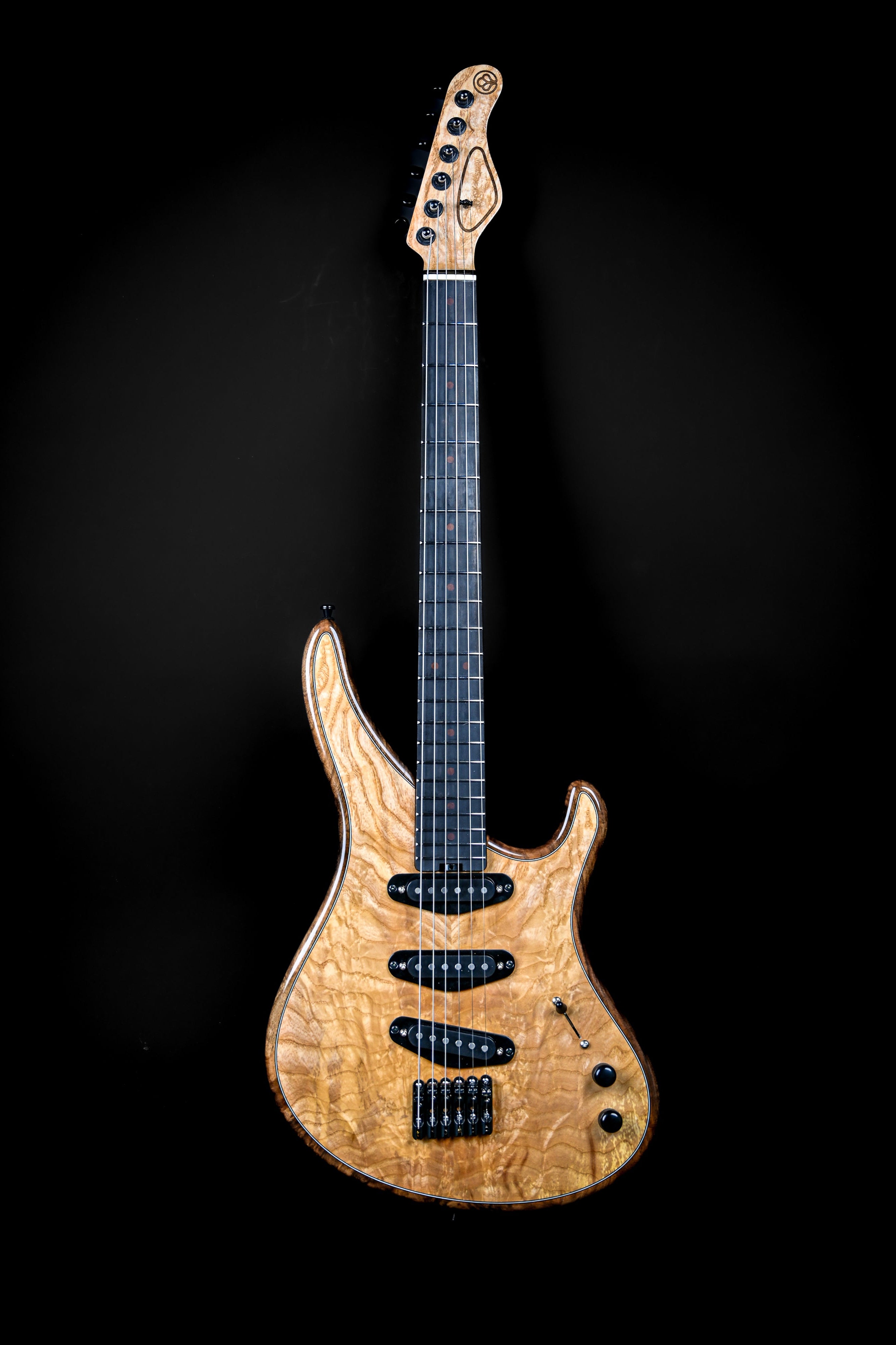 Sarā 6 - Signature boutique electric guitar by Belforti Instruments with custom high-end craftsmanship on black background