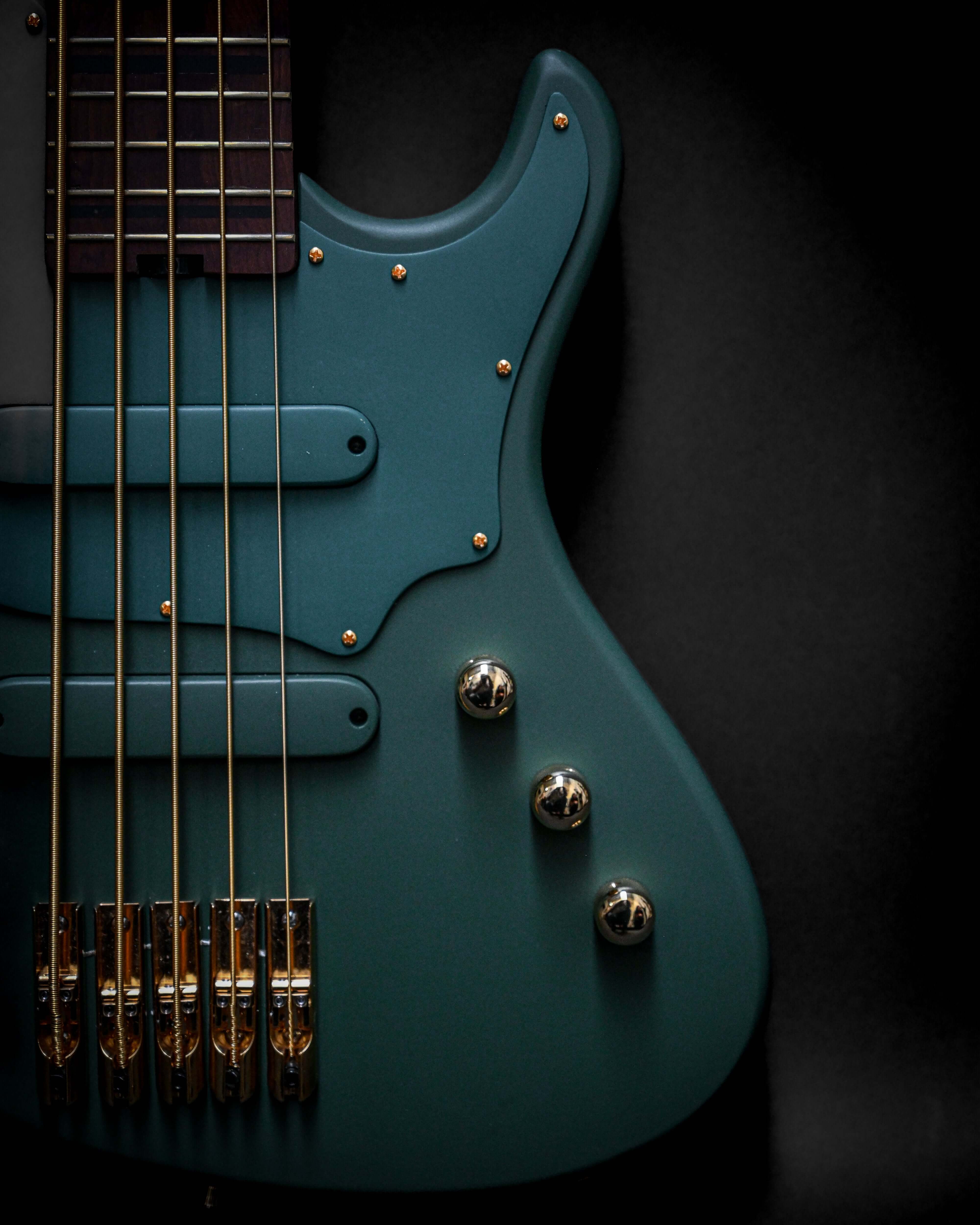 Detail of Belforti Marē 5 - Essential bass guitar featuring minimalist design and high-quality tonewoods.