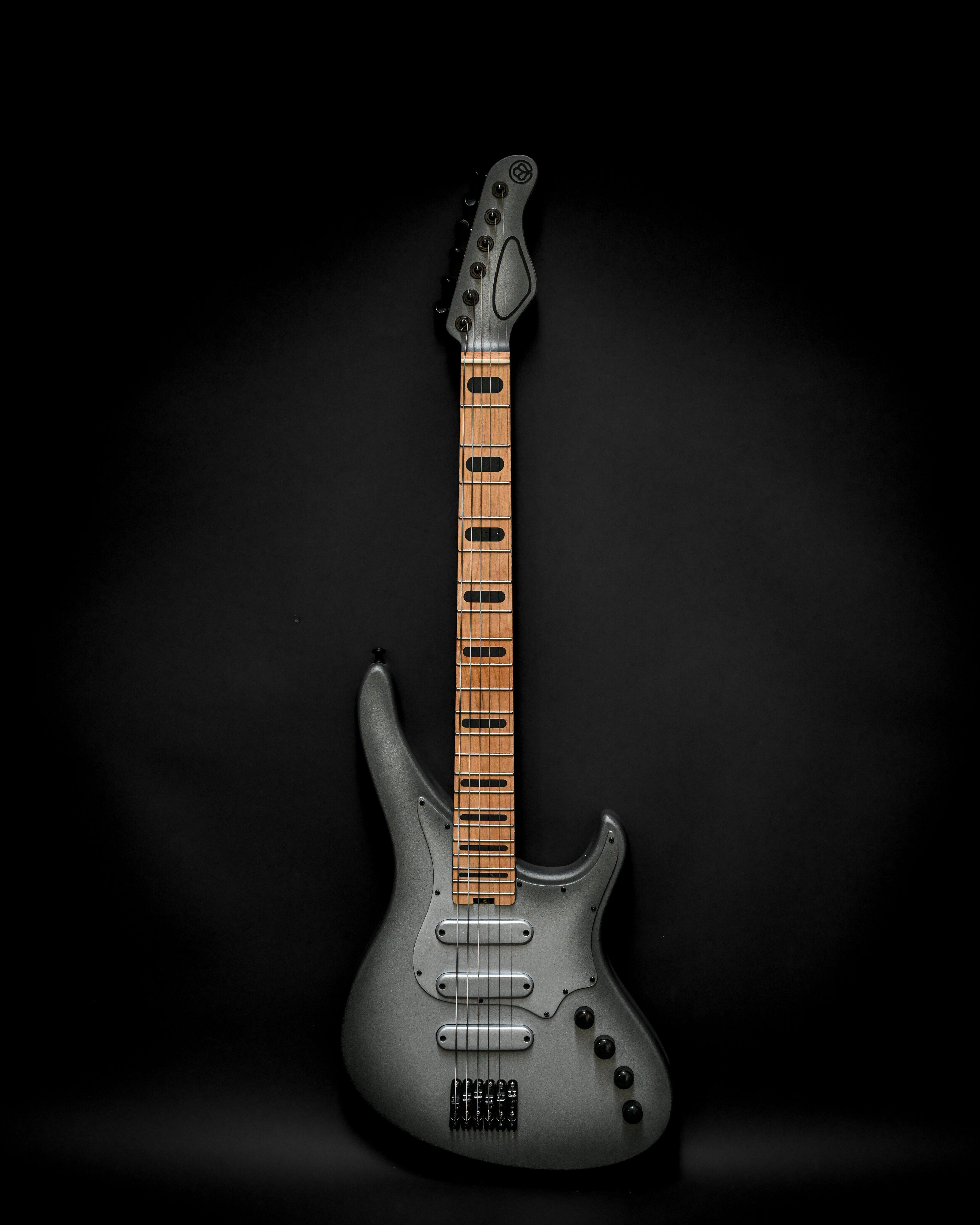 Sarā 6 - Essential custom electric guitar from Belforti's Essential Series, featuring professional-grade tone and playability.
