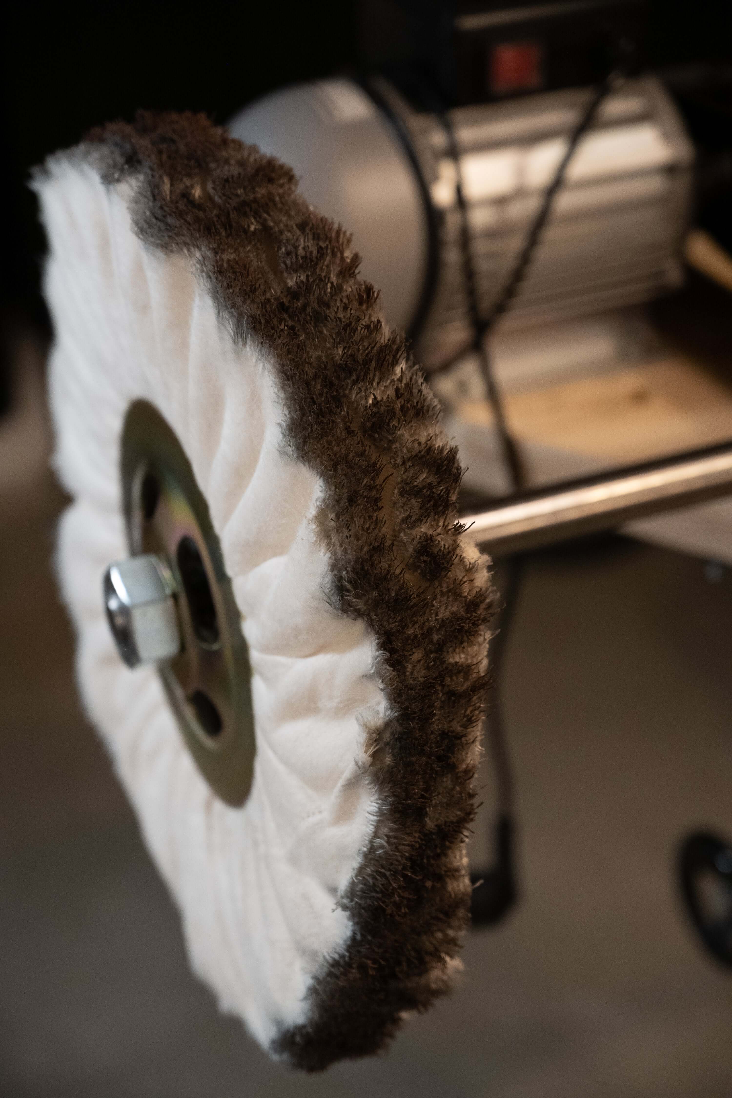 Outil de polissage de frettes utilisé lors du Cours de Techniques de Refrettage à Paris par Belforti.