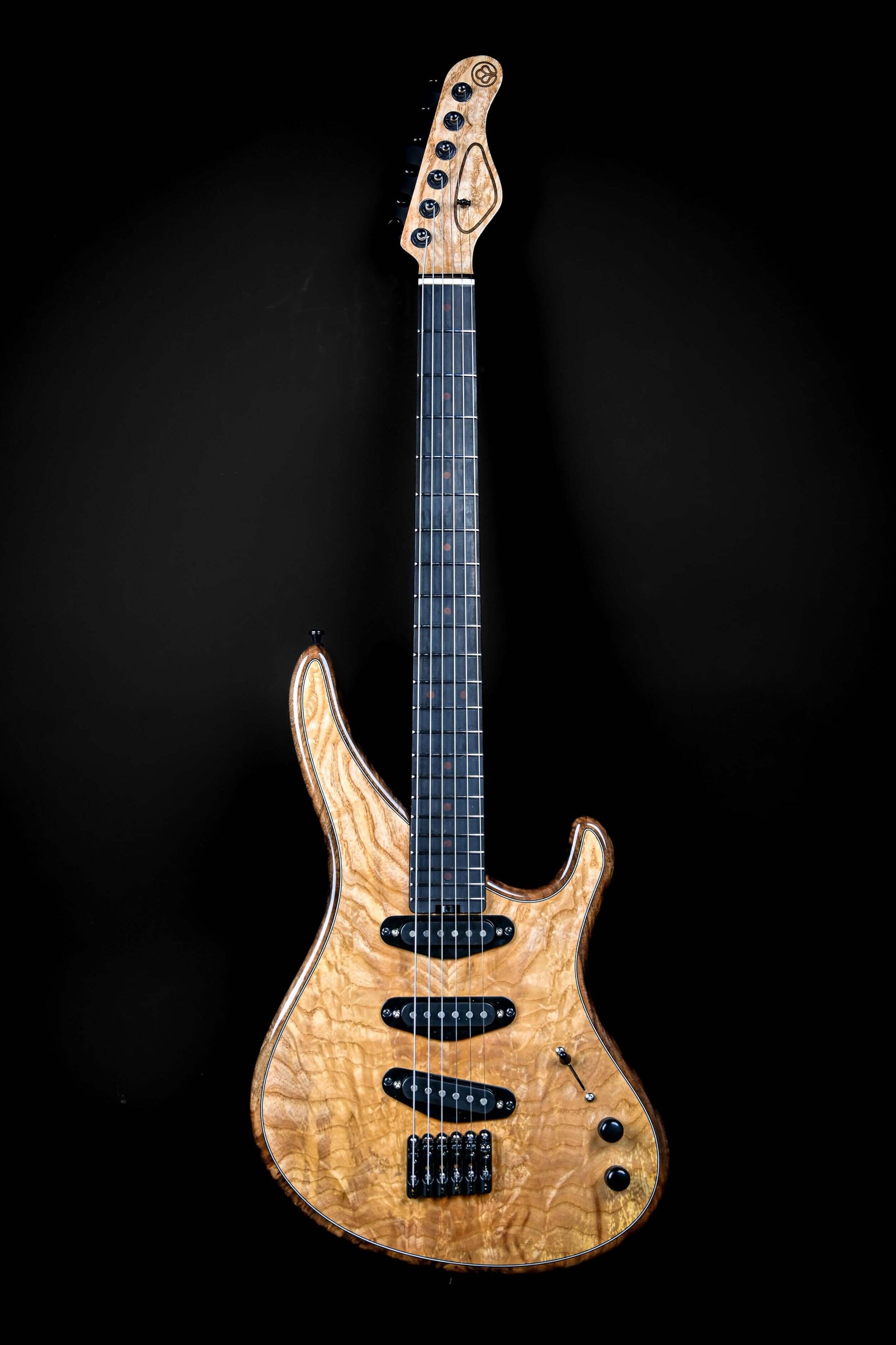 Sarā 6 - Signature boutique electric guitar by Belforti Instruments with custom high-end craftsmanship on black background