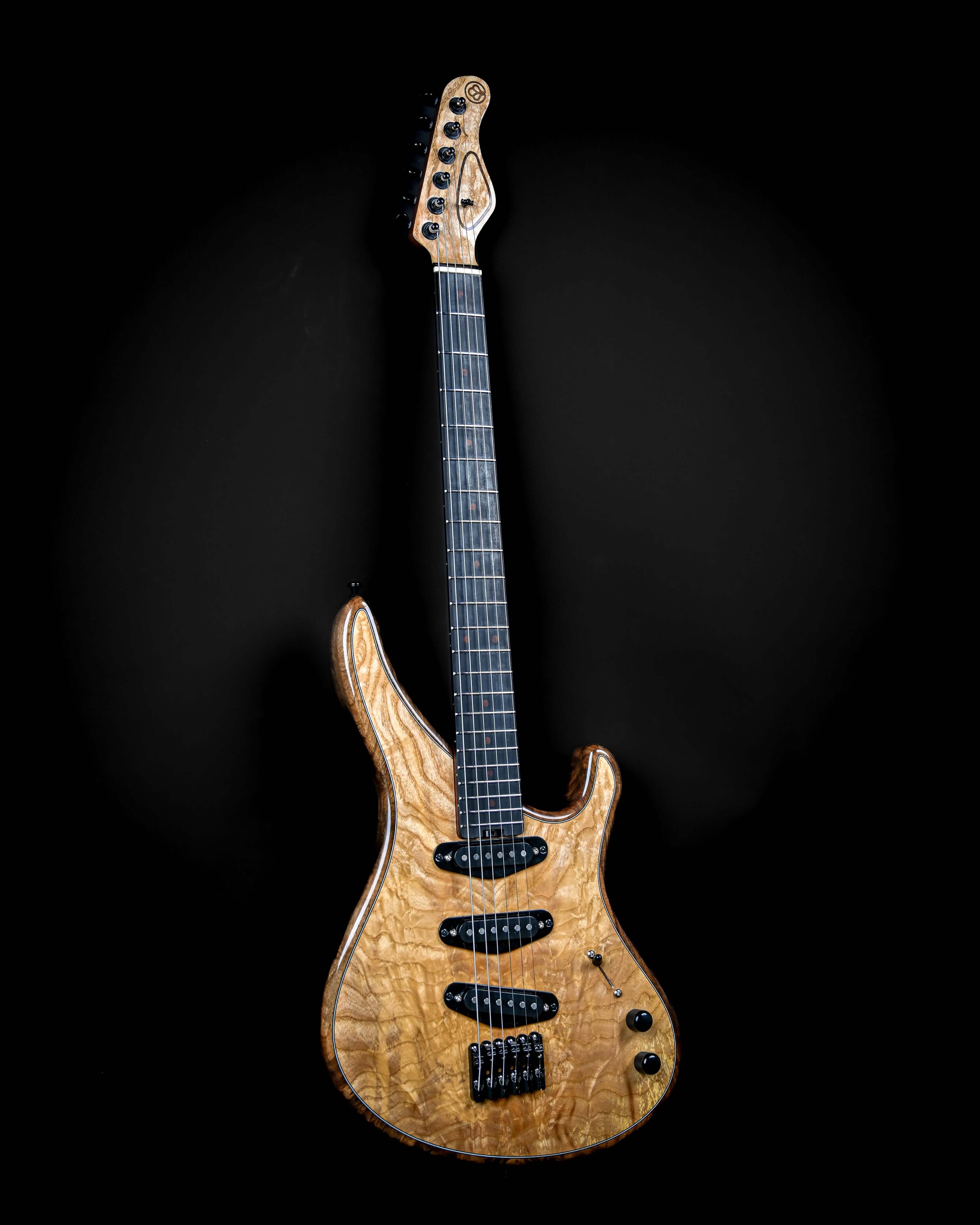 Sarā 6 - Signature by Belforti,一款展现精湛工艺与顶级材质的高端定制电吉他。