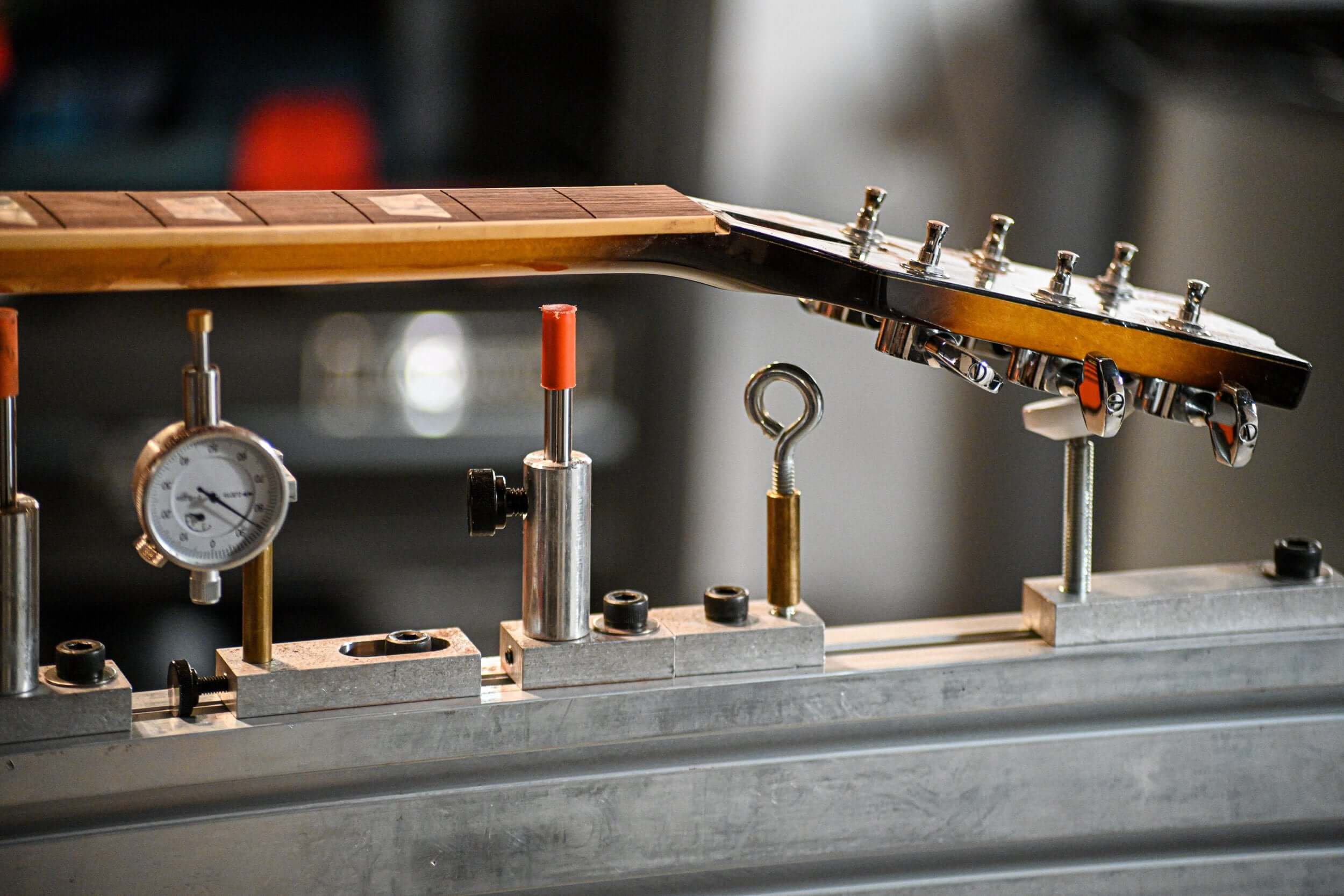 Erlewine Neck Jig Belforti Reparaturen Paris