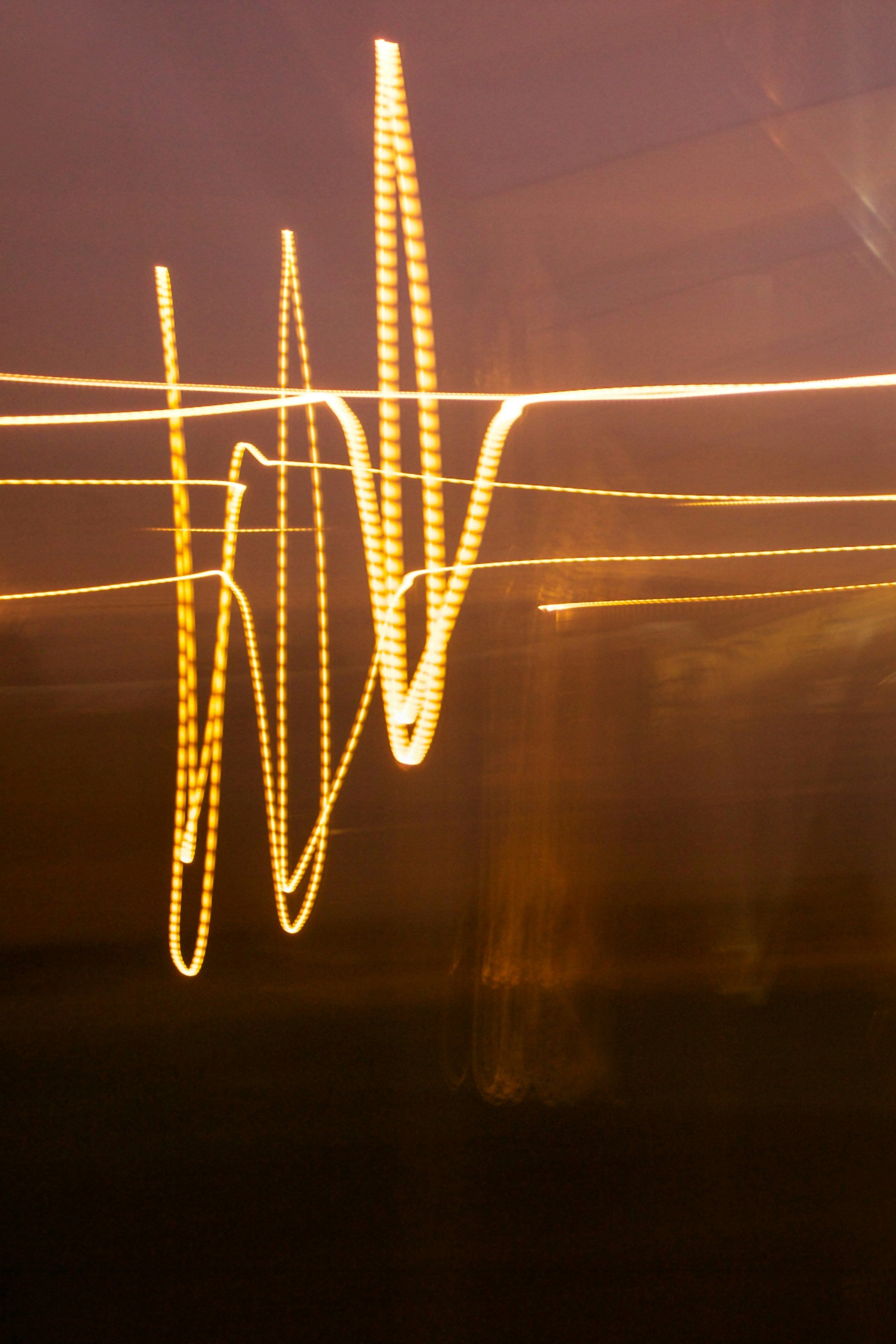 lumières abstraites sur fond brun