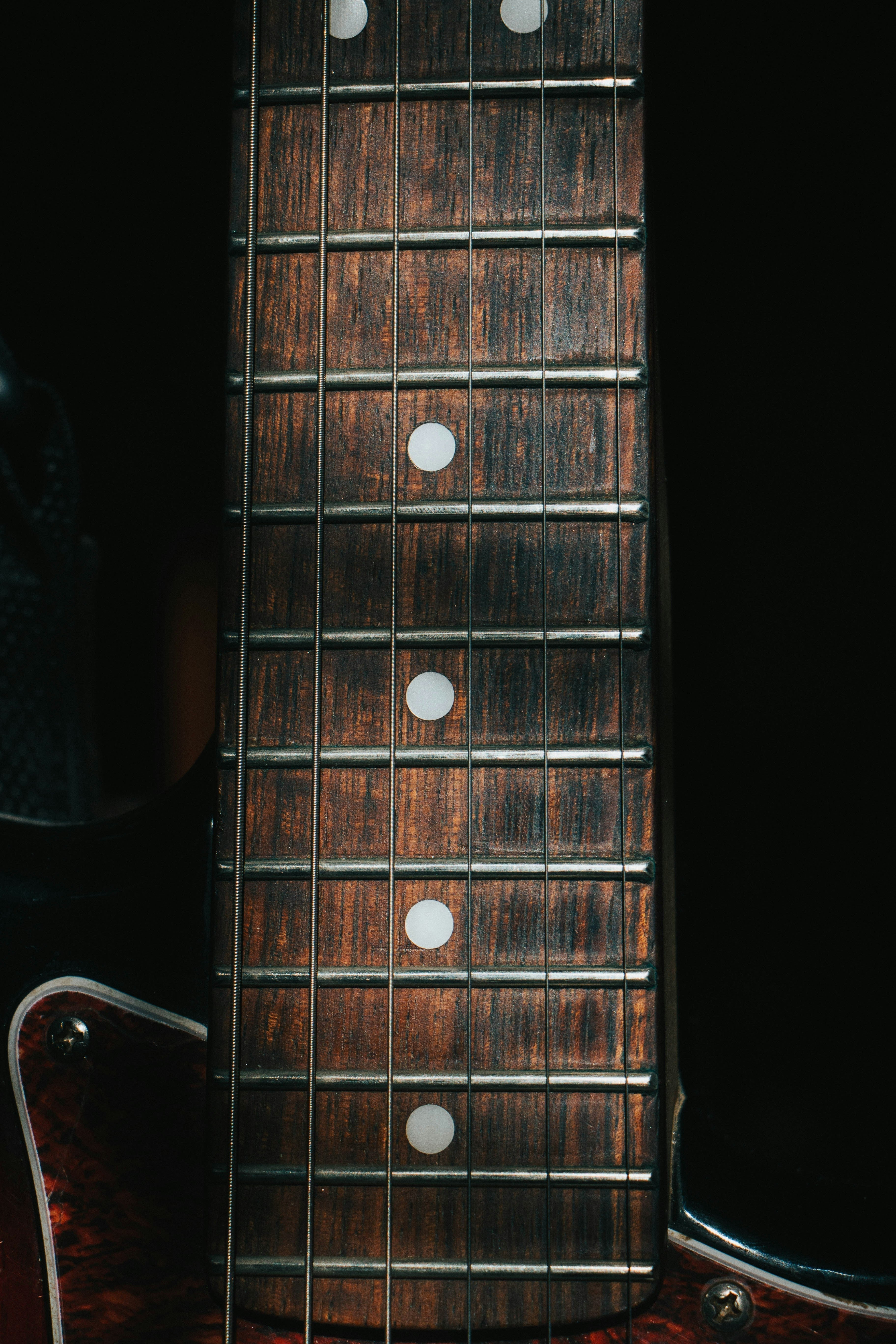 Truss Rods and Neck Relief: A Luthier’s Guide to Guitar Setup