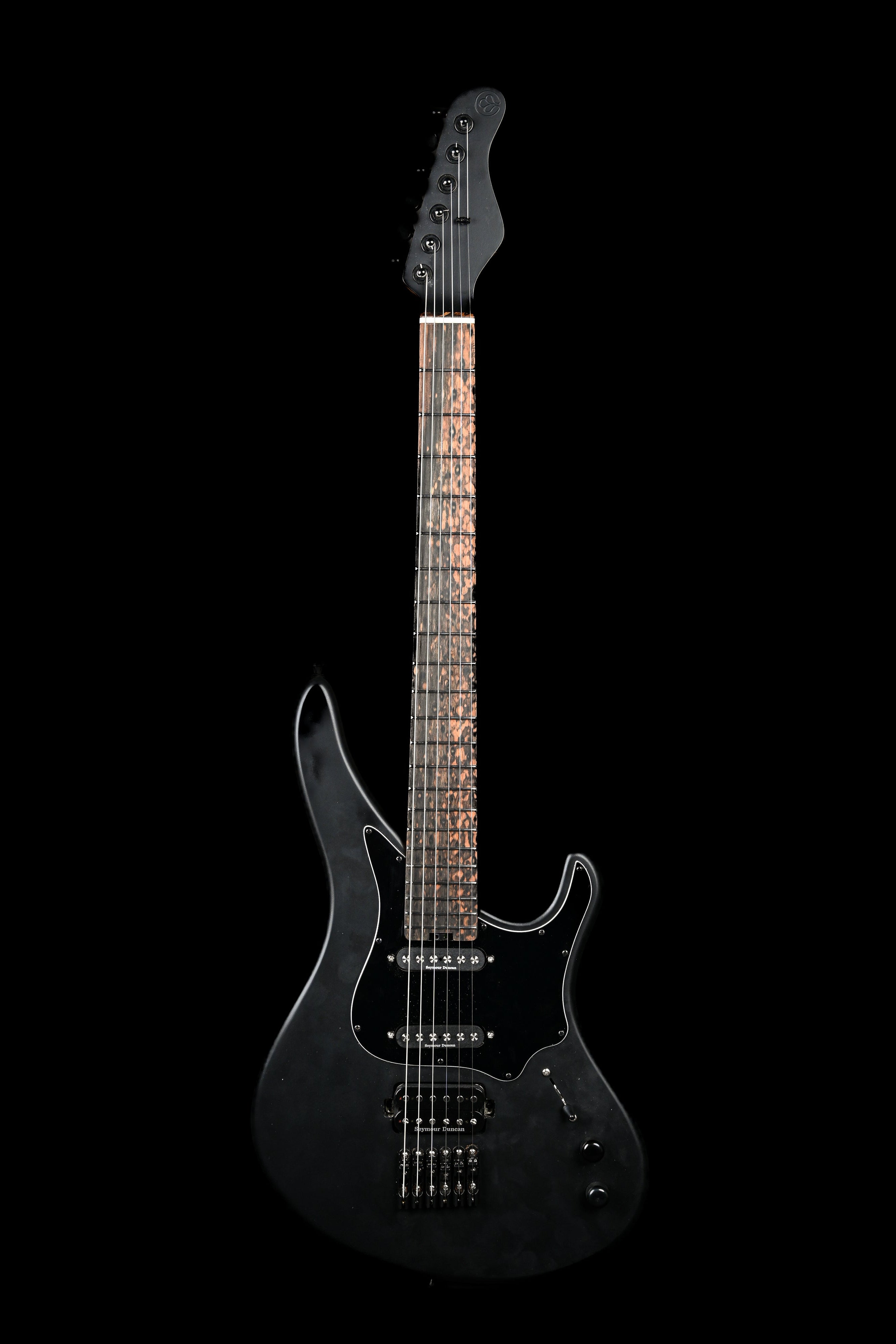 Sarā 6 - Essential by Belforti, boutique electric guitar with custom design, high-end craftsmanship from the Essential Series.