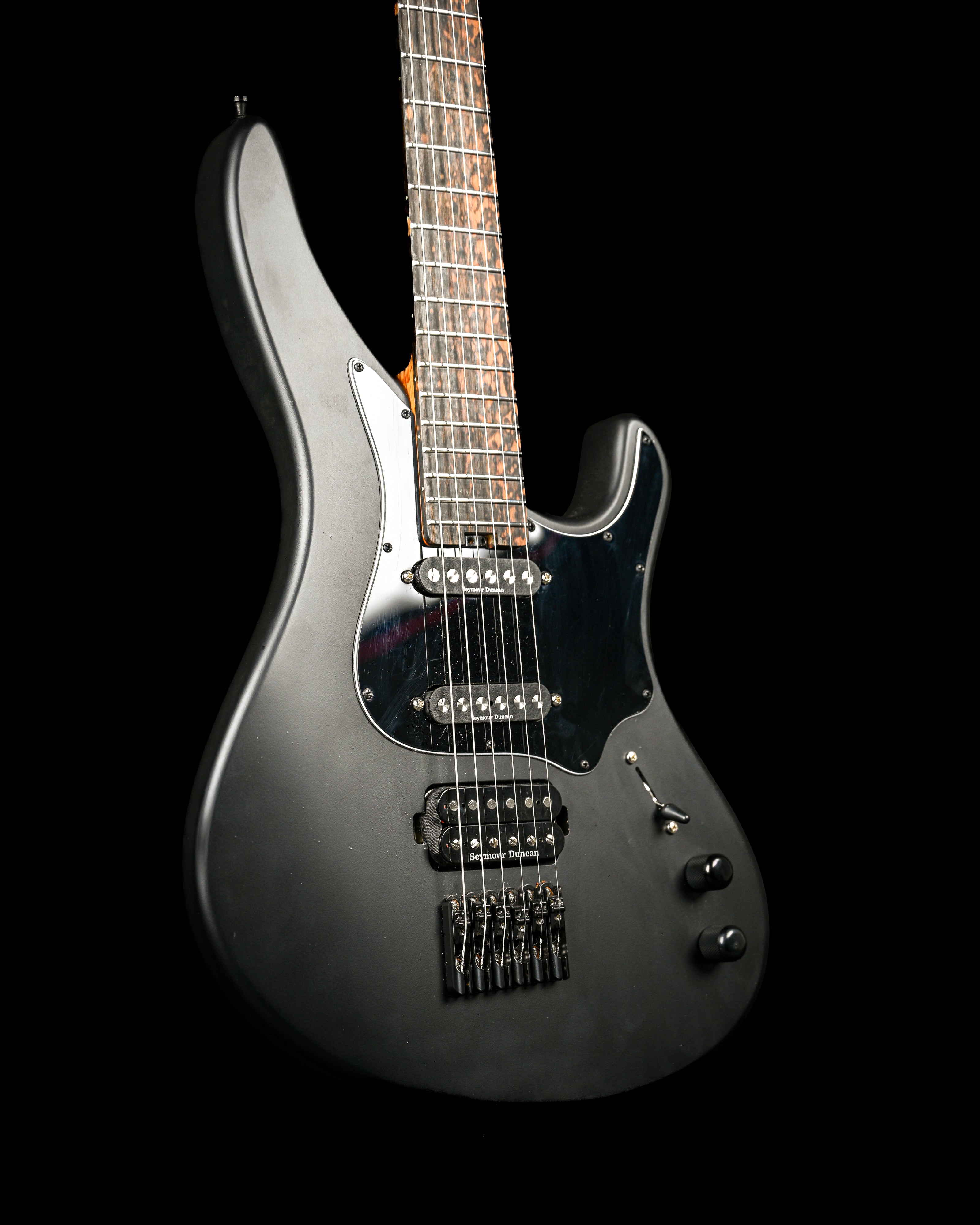 Belforti Sarā 6 - Essential custom boutique electric guitar, high-end tonewoods and hardware, essential design focus.