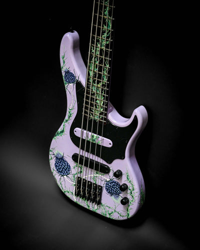 Vēa 5 - Essential luxury bass guitar by Belforti, showcasing high-end design, custom detailing, and boutique craftsmanship.