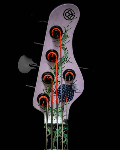 Vēa 5 - Essential bass guitar headstock by Belforti, high end boutique custom design with luxury aesthetic.