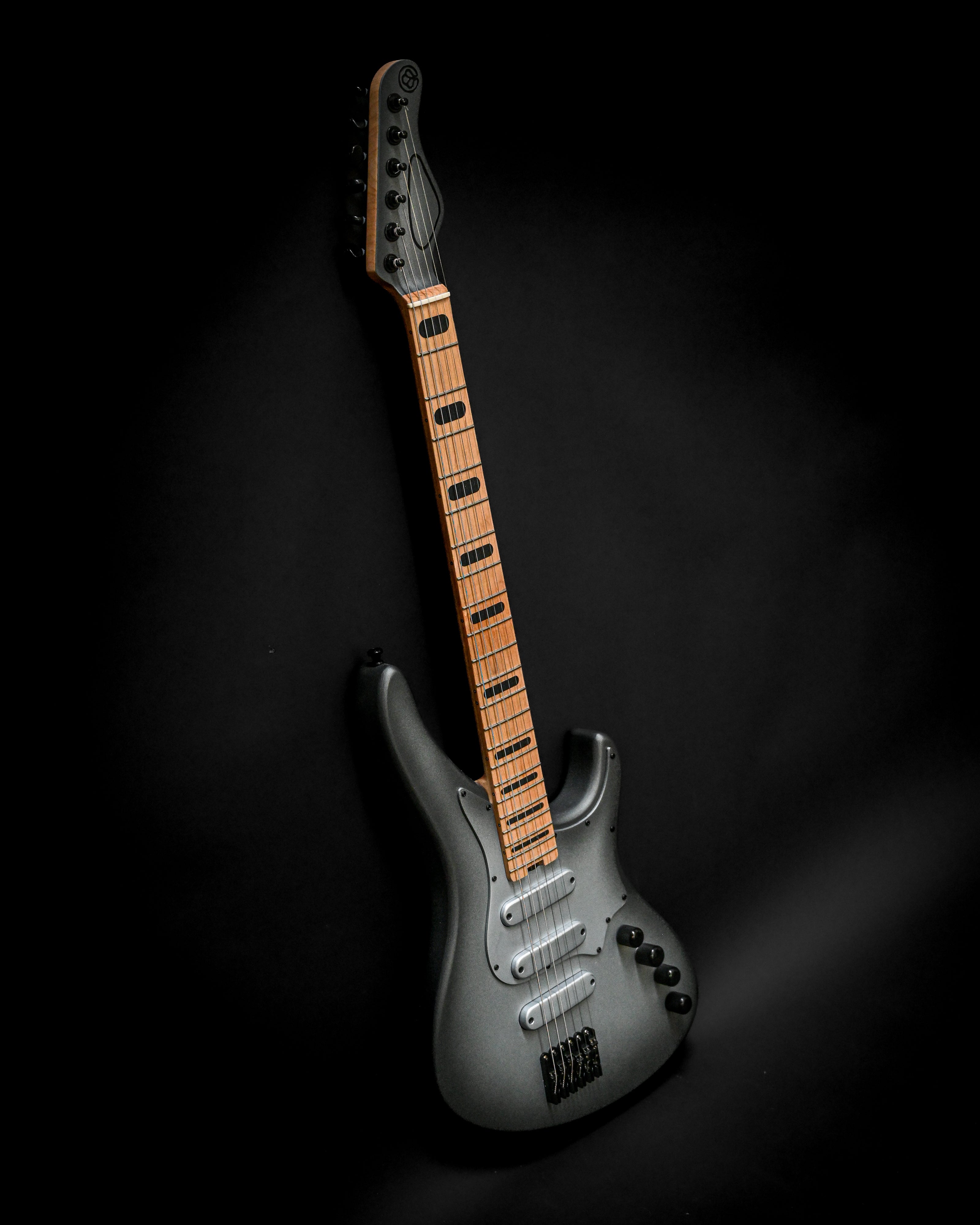 Sarā 6 - Essential custom electric guitar with professional-grade tone and playability, part of the Belforti Essential Series.