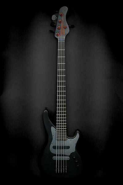 Vēa 5 - Essential bass guitar by Belforti from the Essential Series, showcasing sleek design and superior tone.