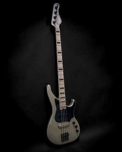 Vēa 4 - Essential bass guitar by Belforti featuring sleek design and professional-grade tone with selected tonewoods and reliable hardware.