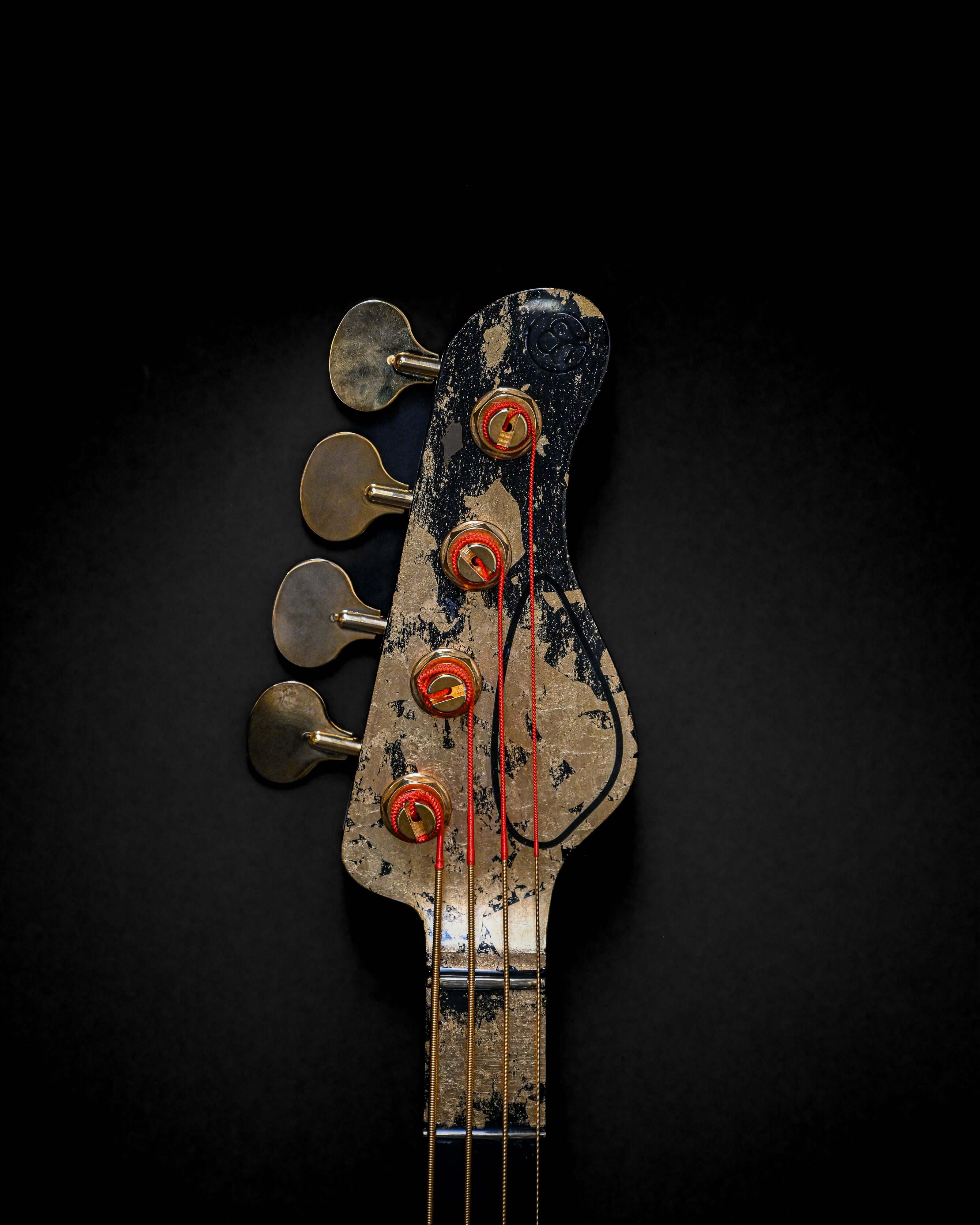 Marē 4 - Essential bass guitar by Belforti, showcasing luxury custom boutique design with high-end tonewoods and reliable hardware.