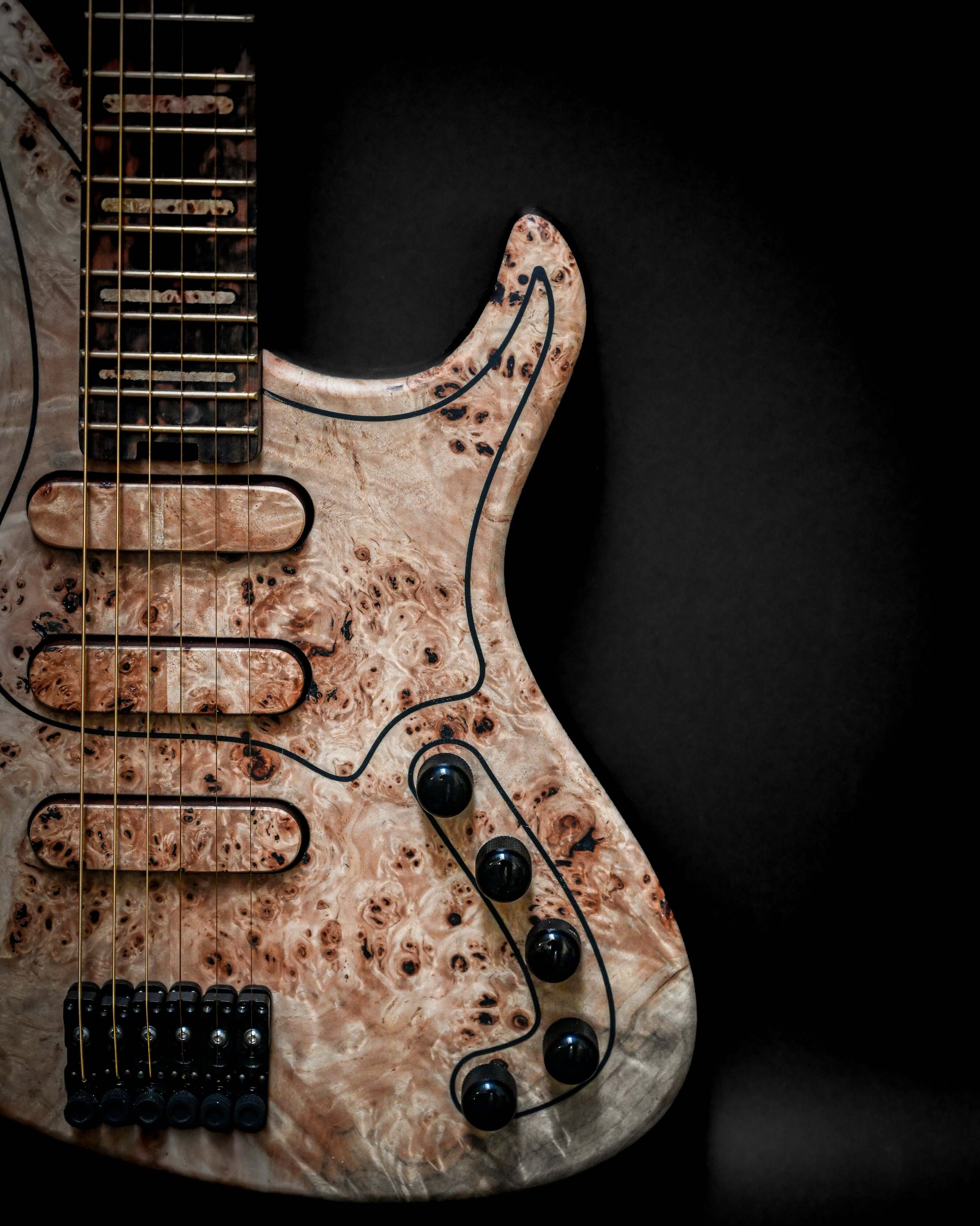 Sarā 6HL SC - Masterbuilt、Belforti製カスタム・ブティック・エレキギター。最高級のトーンウッドを使用したハイエンド・ラグジュアリー・モデル。