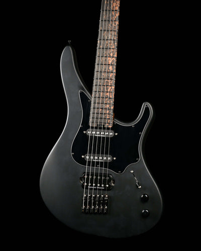 Sarā 6: guitarra eléctrica boutique de Belforti, que destaca por su diseño de alta gama y sus características personalizadas.