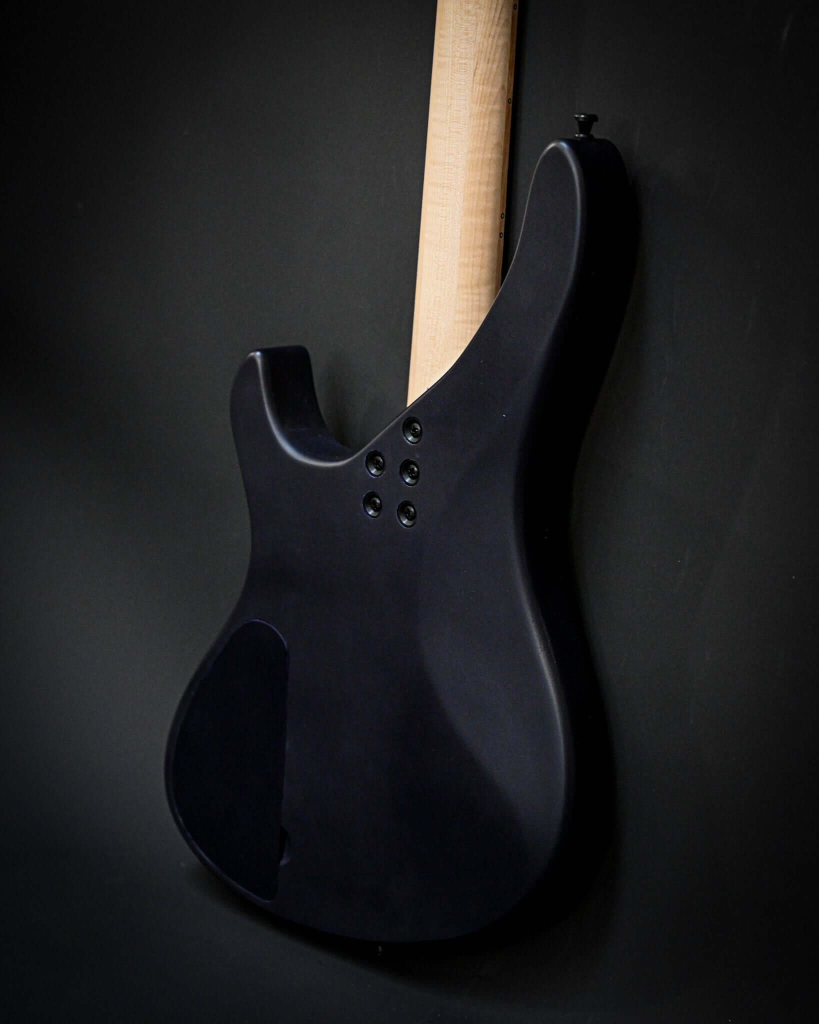 Back view of Belforti Sarā 6 - Essential bass guitar showcasing sleek design and quality tonewoods.