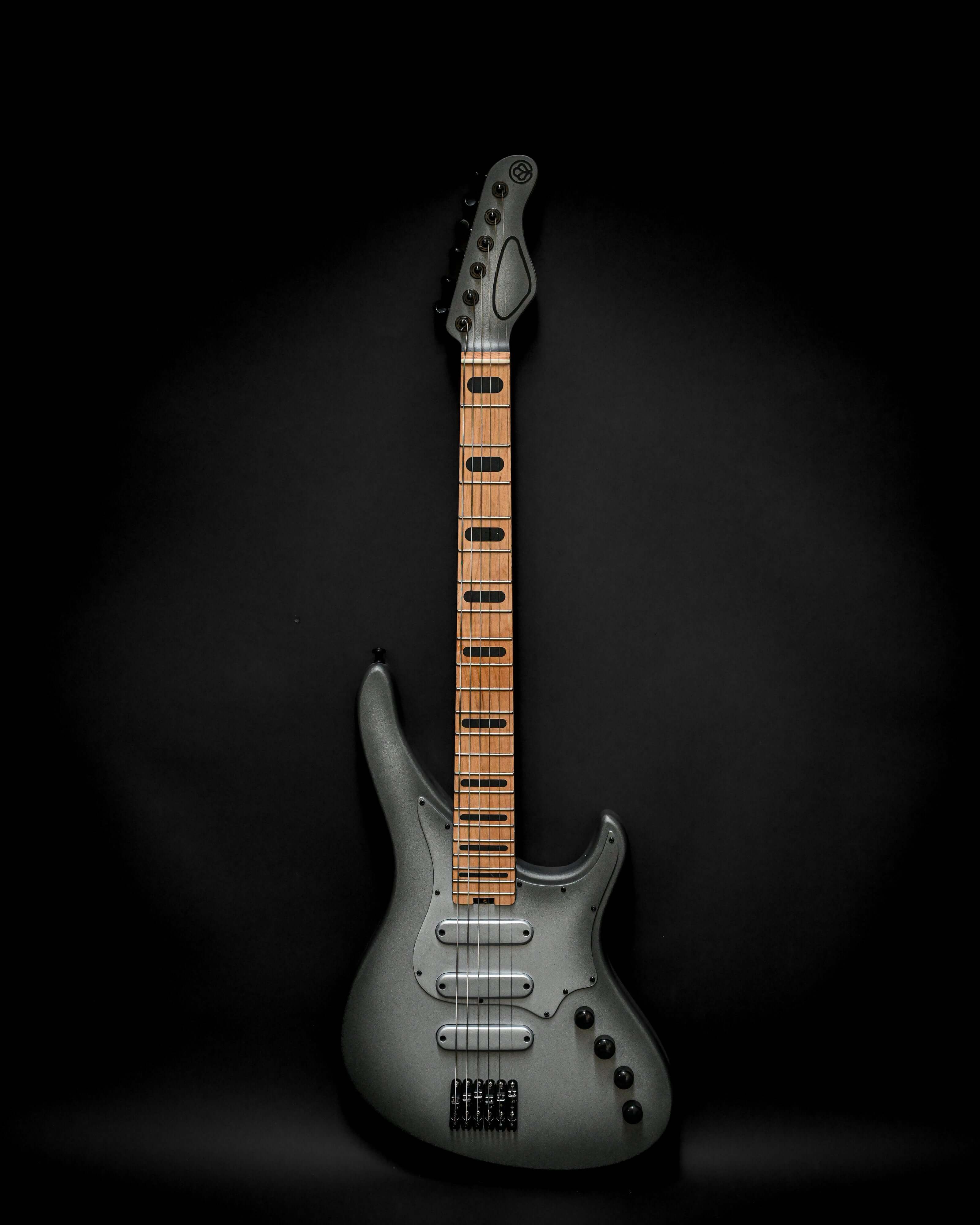Sarā 6 - Essential custom electric guitar from Belforti's Essential Series, featuring professional-grade tone and playability.