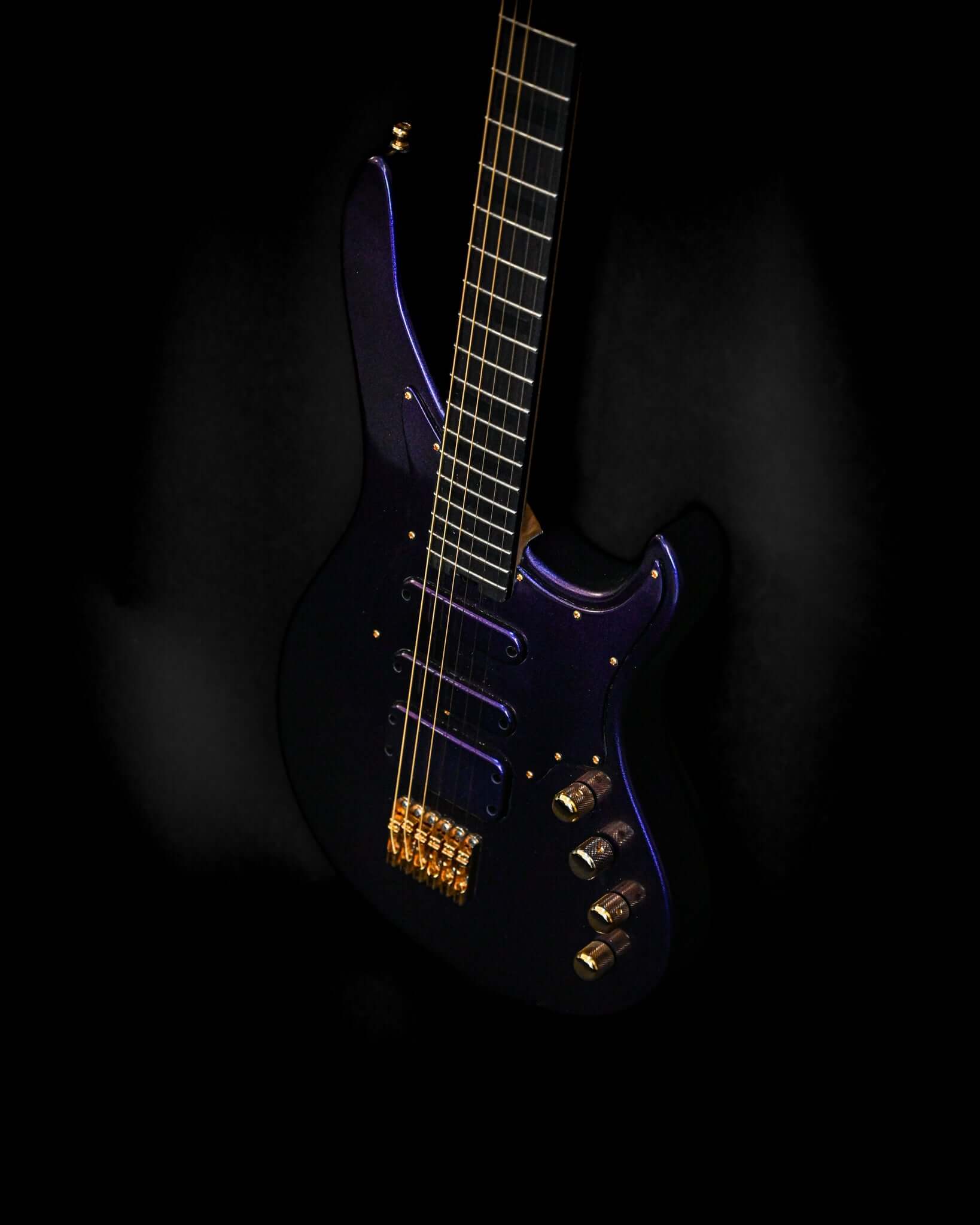 Belforti Yatē 6 - Essential bass guitar, highlighting the sleek design and premium tonewoods of the Essential Series in dark finish.