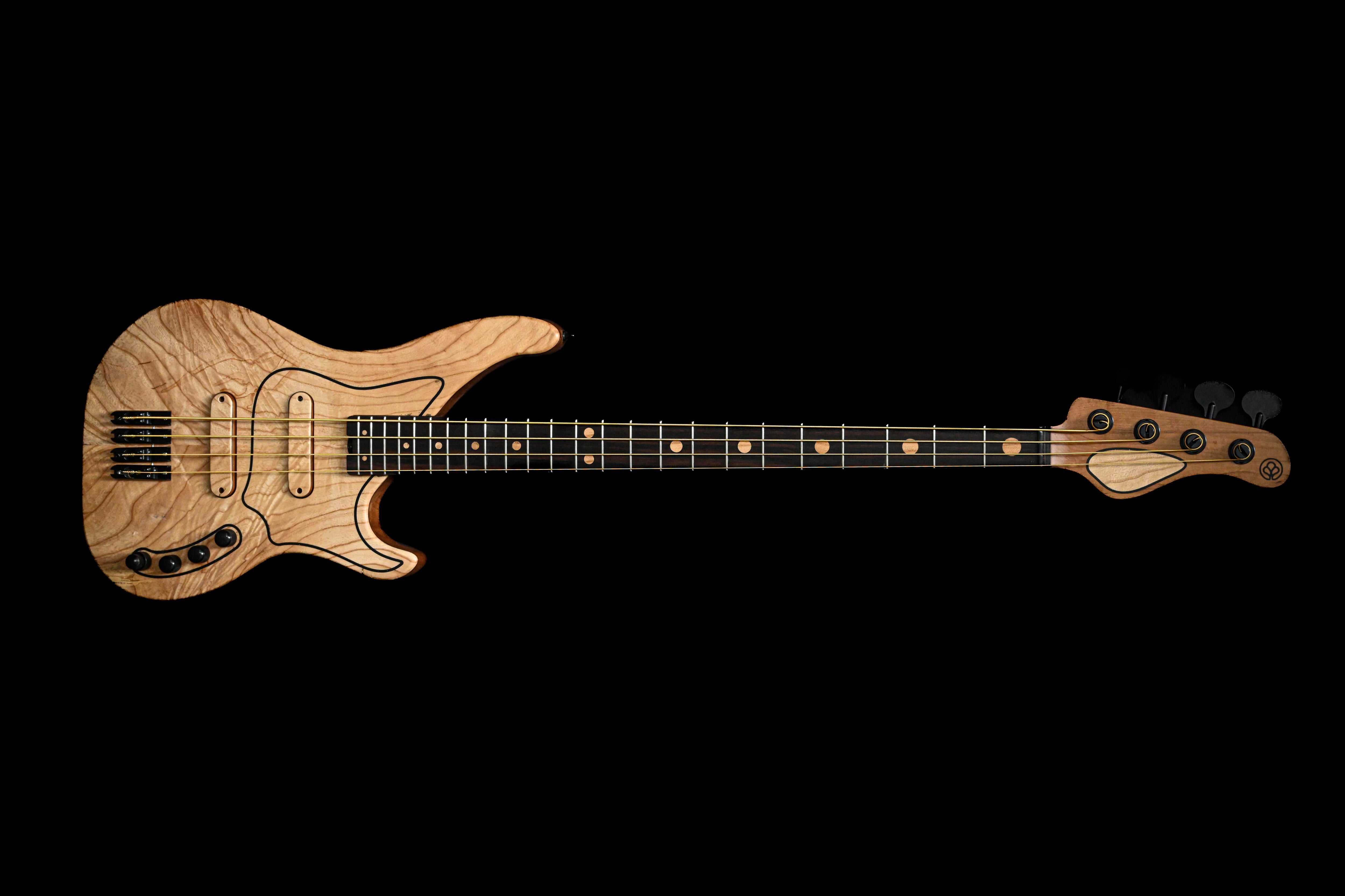 Belforti M3 4-saitiger E-Bass mit gemaserter Ahorndecke, Ebenholz-Griffbrett und Einlegearbeiten