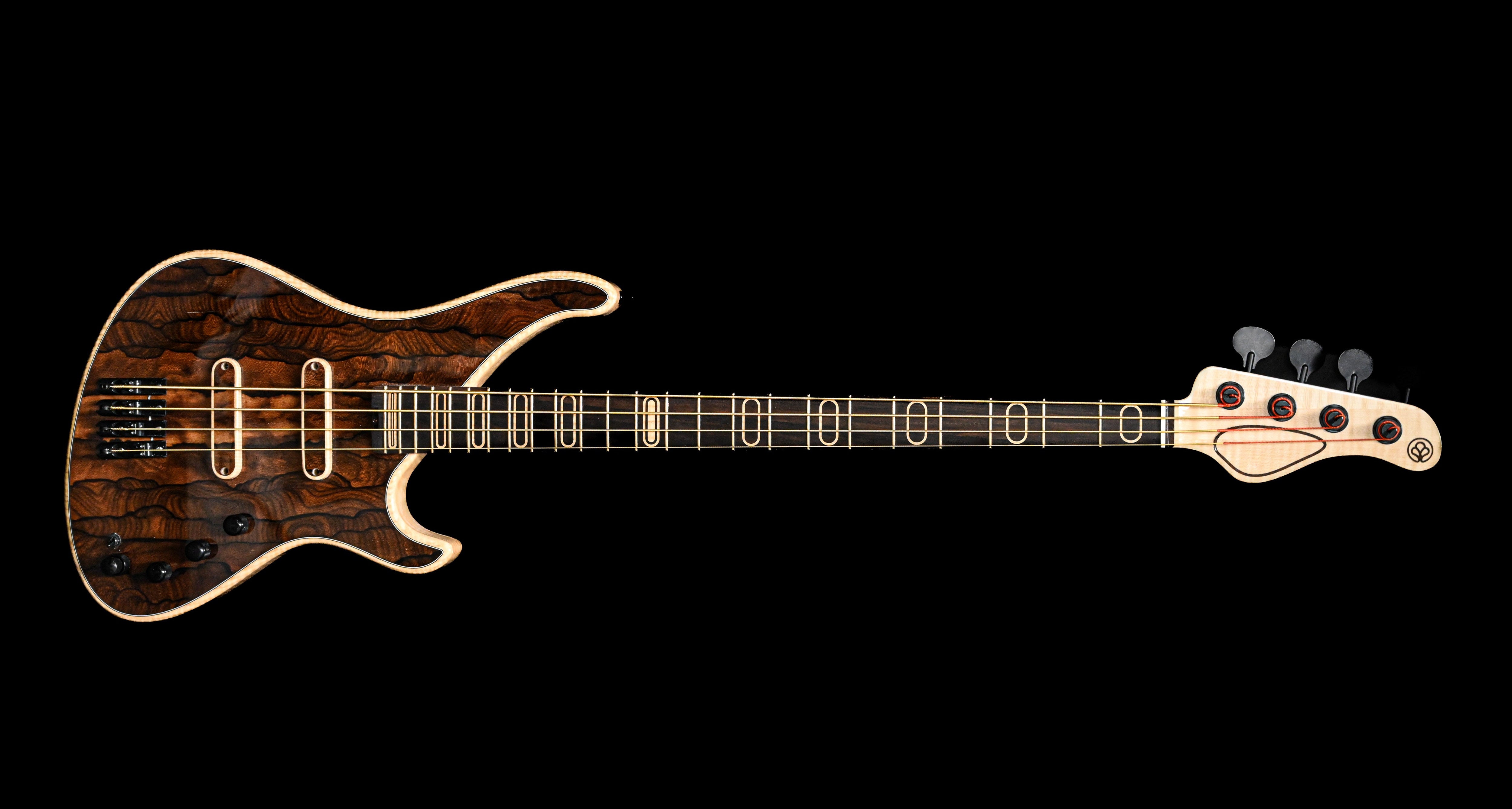 Belforti S1 4-saitiger E-Bass mit einer Ziricote-Decke und passenden Einlegearbeiten