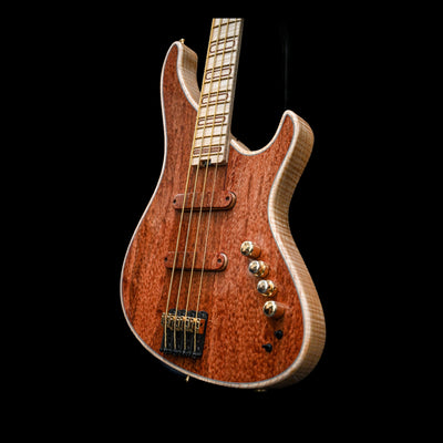 Serie Signature de Belforti Instruments: guitarra personalizada que destaca por su exquisita artesanía e innovación.