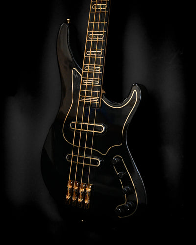 Black Marē 4 - Guitarra «Laudate Concordia» de Belforti Instruments con detalles dorados
