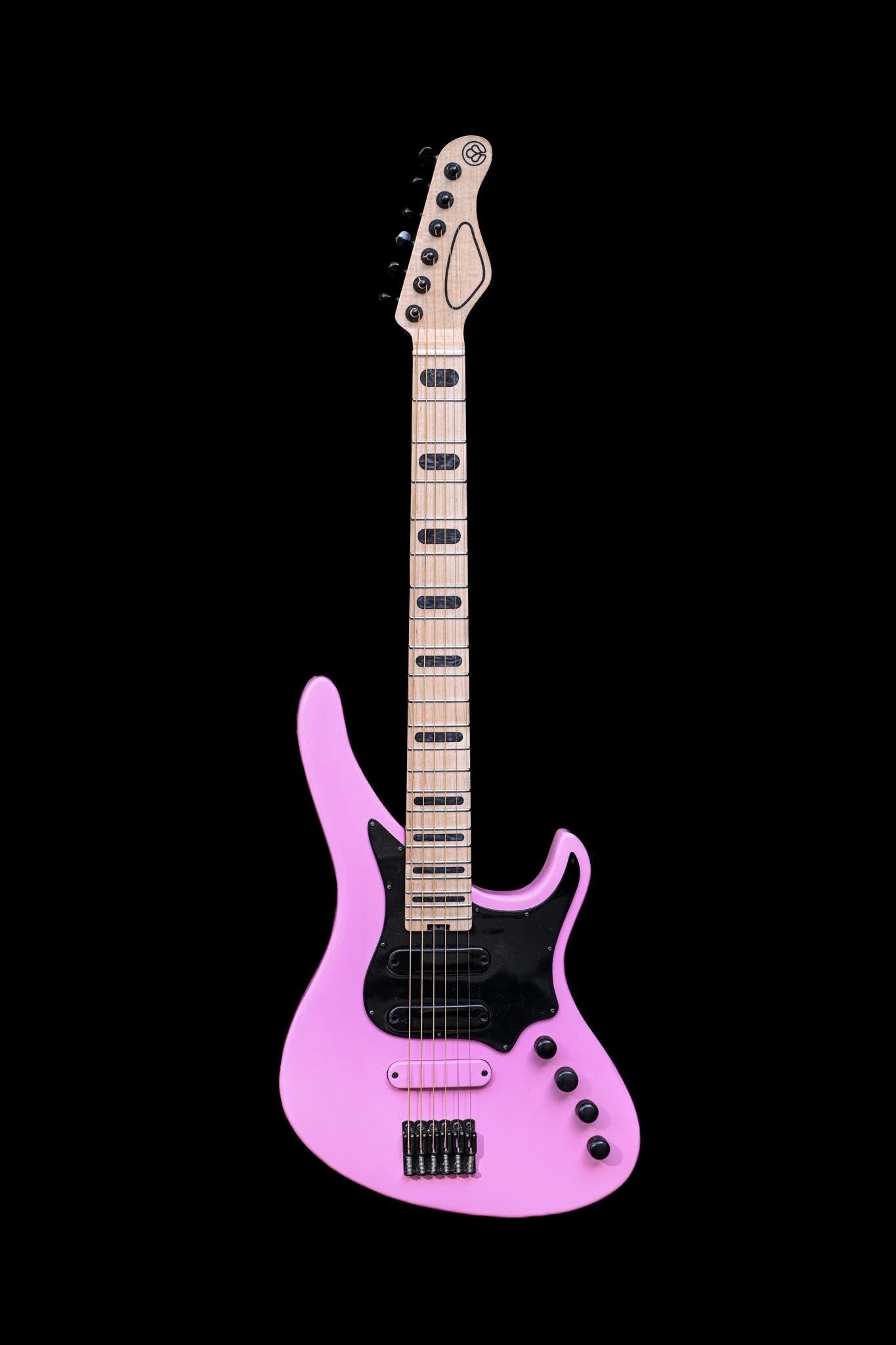 E5 - Black Pink (BP Special) guitare électrique de couleur Ueno Sakura Pink avec un design élégant, parfaite pour les musiciens stylés.