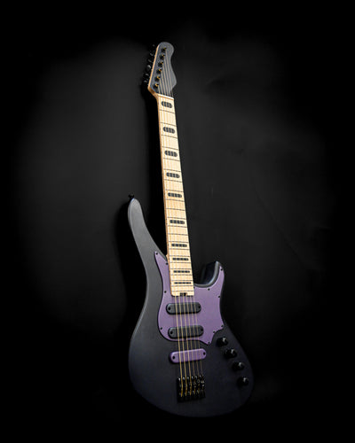 Sarā 6 - Guitare basse essentielle de Belforti, au design élégant et à la jouabilité de niveau professionnel.