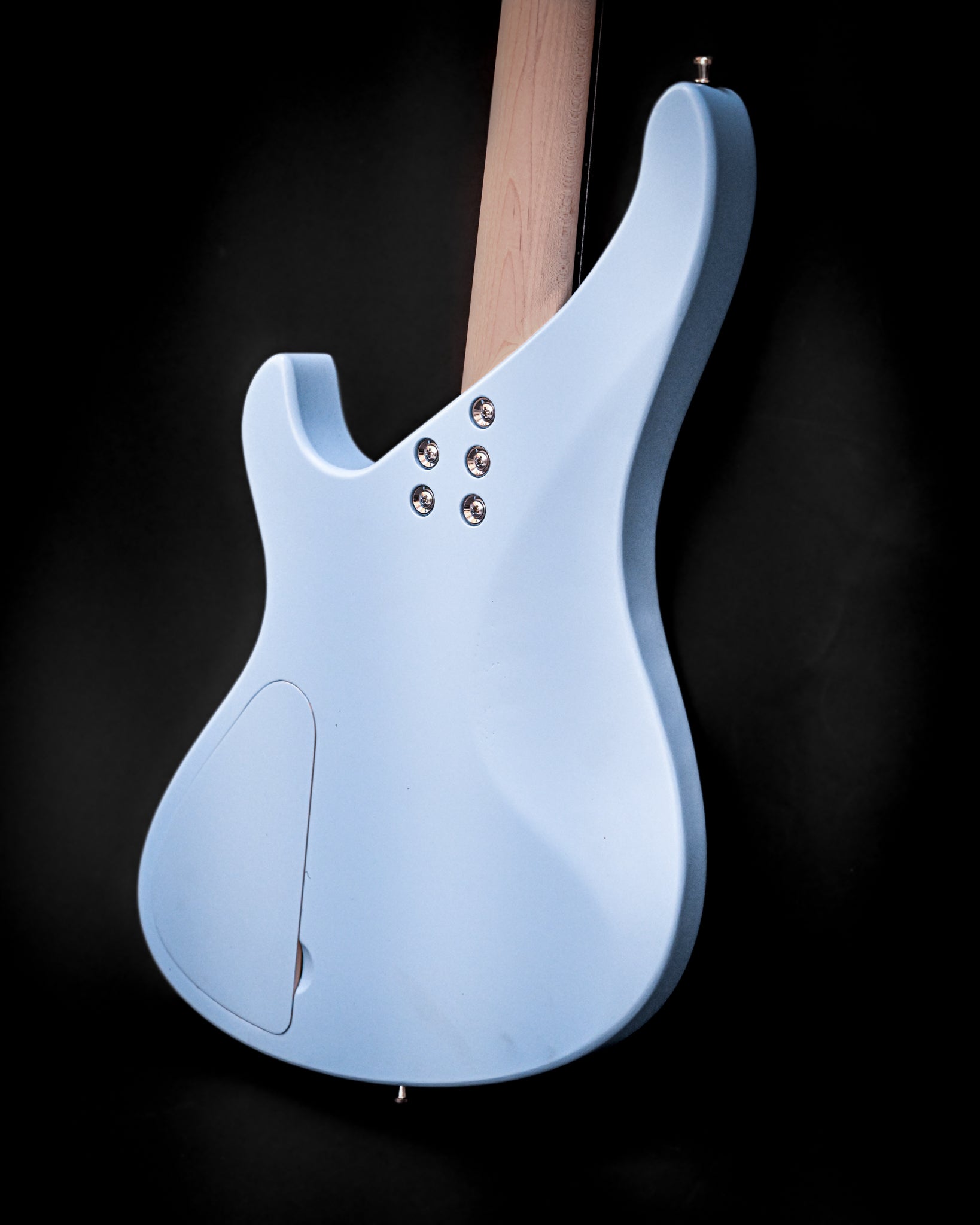 Vue arrière de la guitare basse E1 Siberian Frost de Belforti Instruments, montrant le manche et le corps en bois.