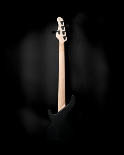 Vue arrière de la Belforti Vēa 5 - Une guitare basse Essential, qui met en valeur le design minimaliste et les bois de qualité supérieure de la série Essential.