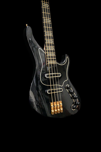 ベルフォルティ・マーレ4 - 「ラウダート・コンコルディア」Sシリーズ・ベースギターは、精密な職人技とプレミアムなデザイン特性を備えています。