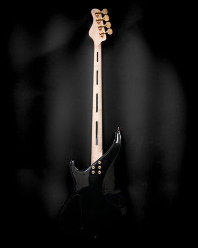 마레 4 - 벨포르티 인스트루먼츠의 "라우다테 콩코르디아" S-시리즈 기타는 첨단 제작 기술, 정밀도, 그리고 프리미엄 소재를 자랑합니다.