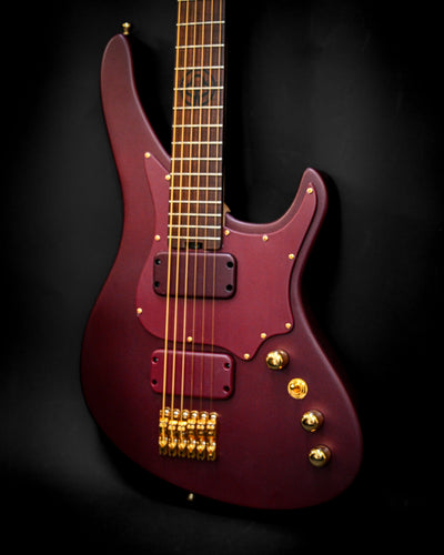 萨拉6号 - 贝尔福蒂精粹系列，作为精粹系列贝斯吉他的一员，展现极简设计理念，精选优质音木打造。